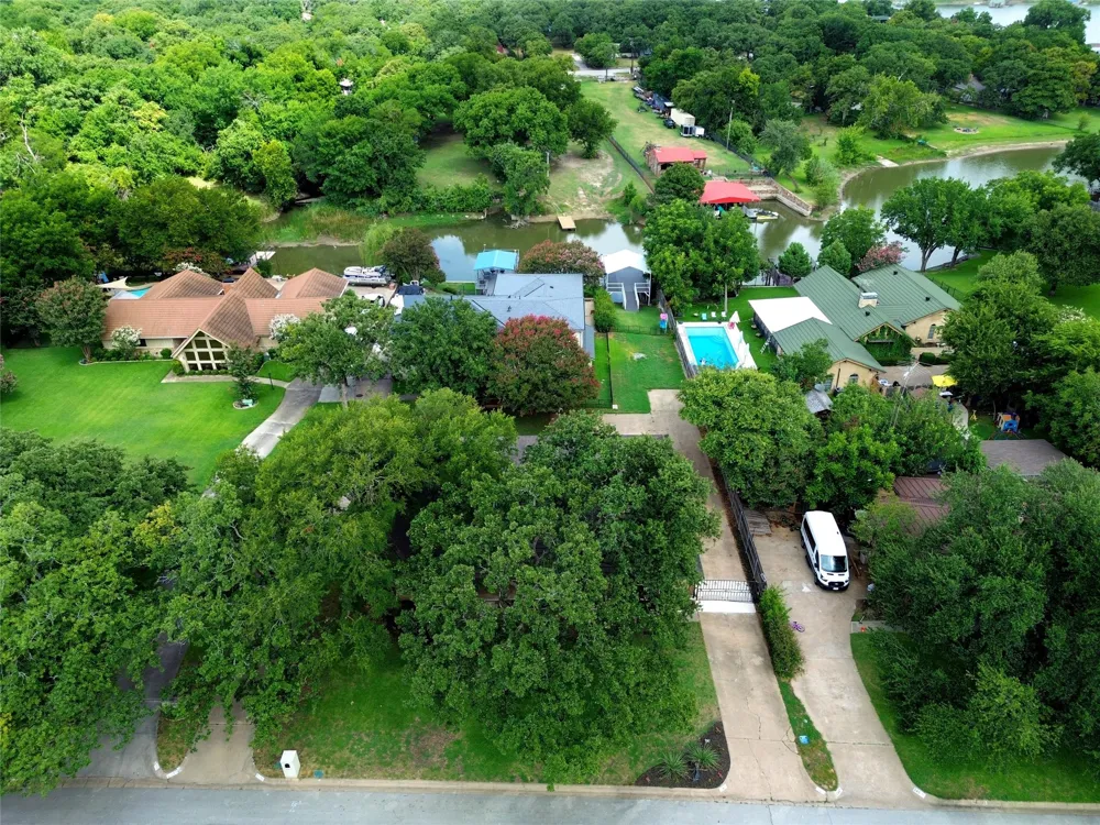 241 Timberlake Drive Azle, TX 76020