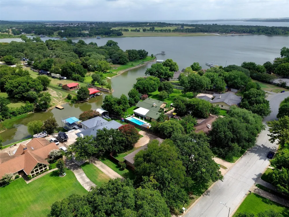 241 Timberlake Drive Azle, TX 76020