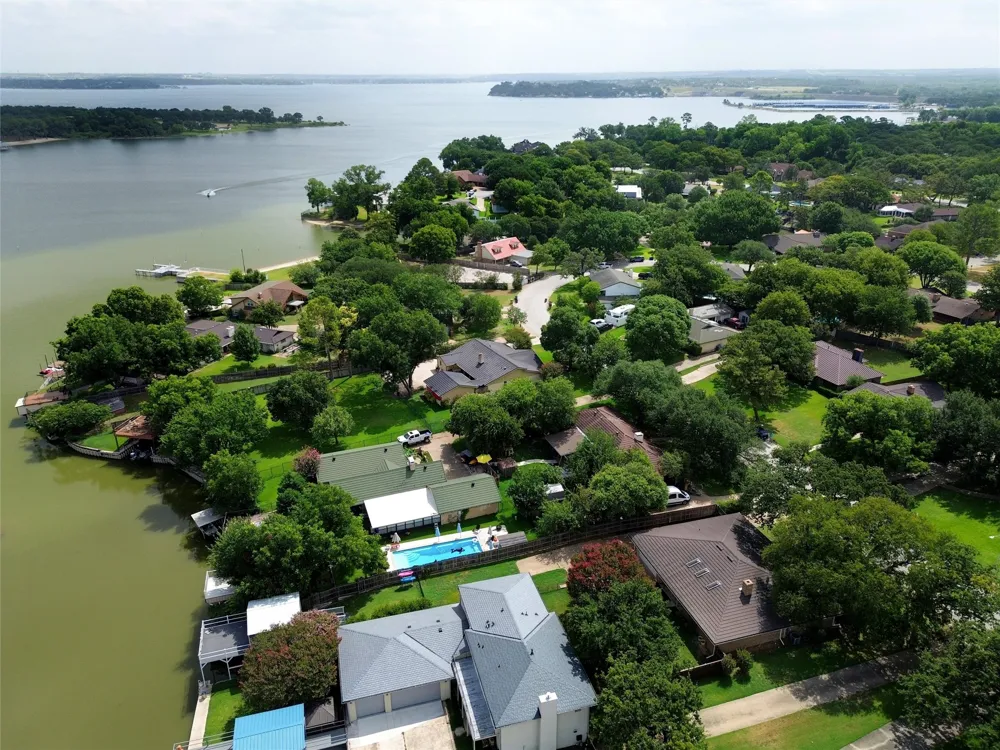 241 Timberlake Drive Azle, TX 76020