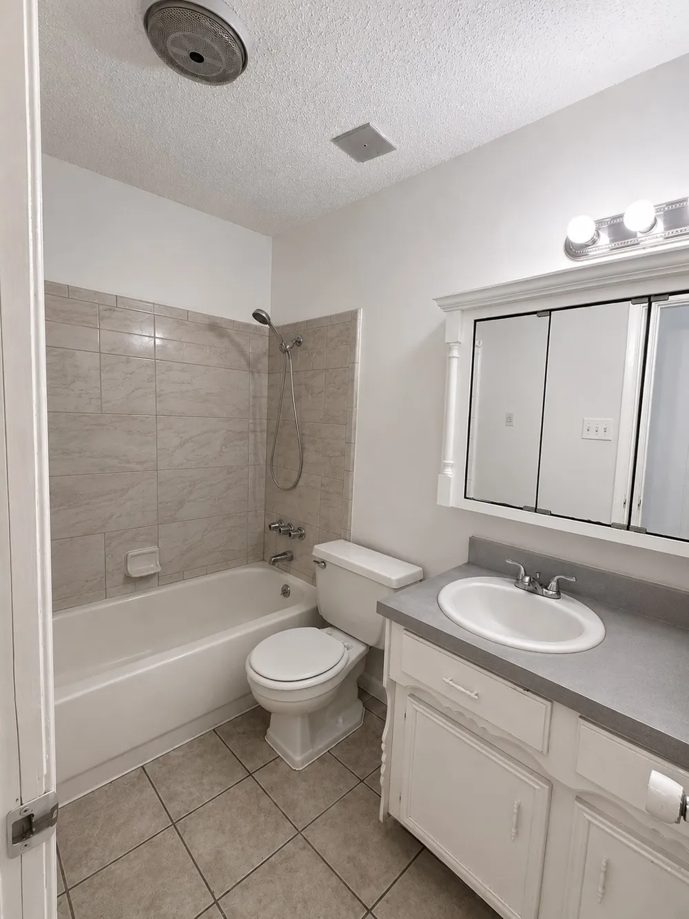 5410 Kings Manor Drive Lake Dallas, TX 75065