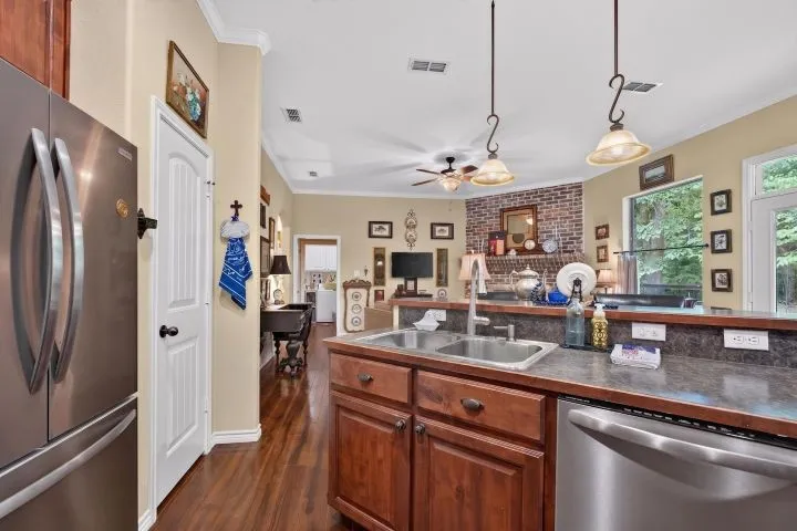 18706 Quiet Anchor Lane Flint, TX 75762