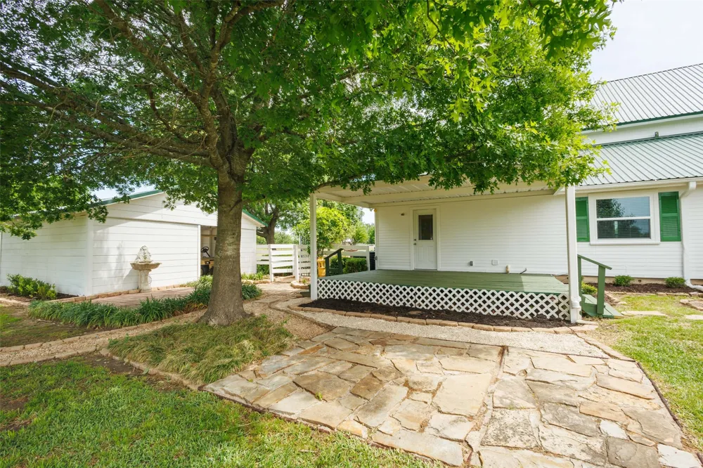 11054 County Road 2464 Poetry, TX 75160