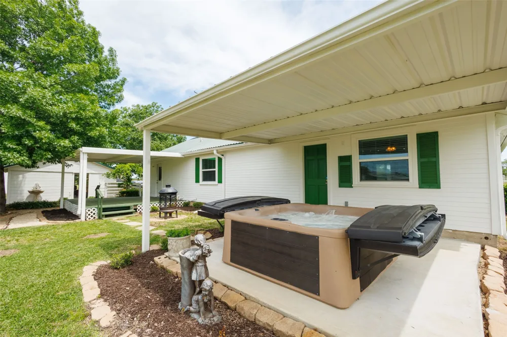 11054 County Road 2464 Poetry, TX 75160