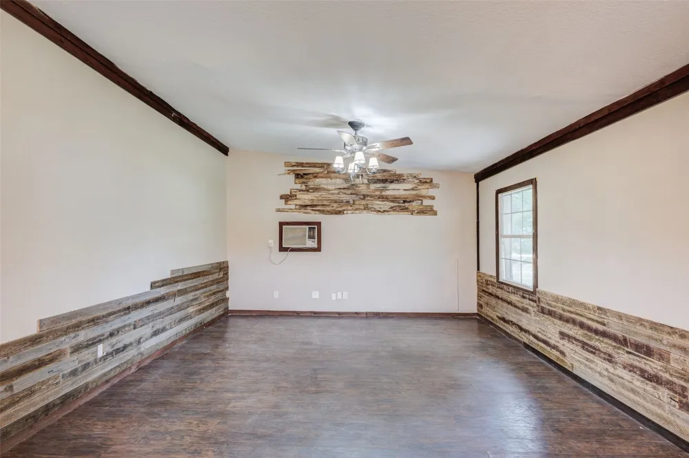 11054 County Road 2464 Poetry, TX 75160
