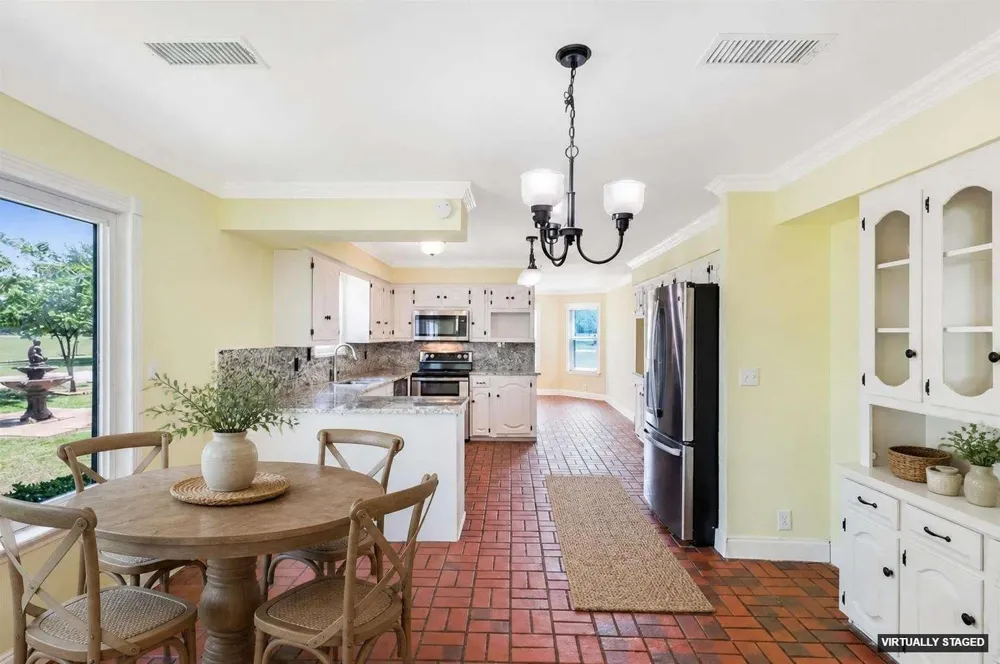 11054 County Road 2464 Poetry, TX 75160