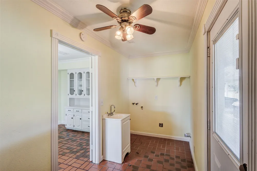 11054 County Road 2464 Poetry, TX 75160