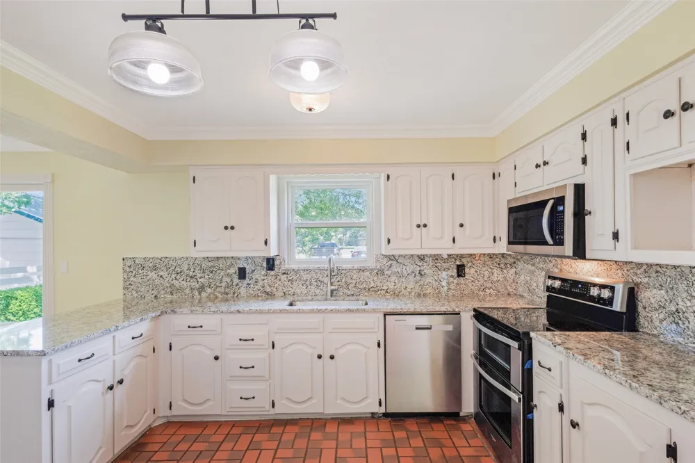 11054 County Road 2464 Poetry, TX 75160