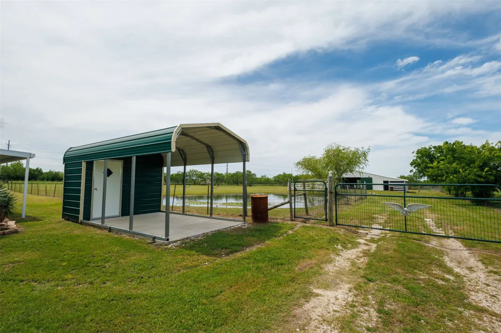 11054 County Road 2464 Poetry, TX 75160