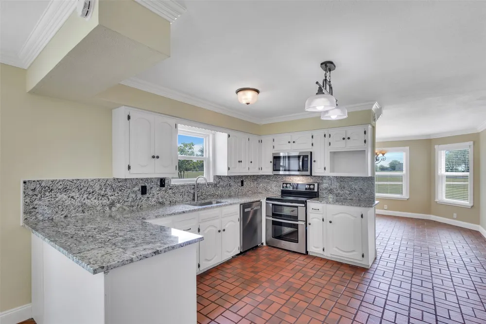 11054 County Road 2464 Poetry, TX 75160