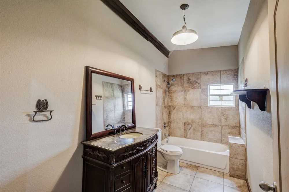 11054 County Road 2464 Poetry, TX 75160