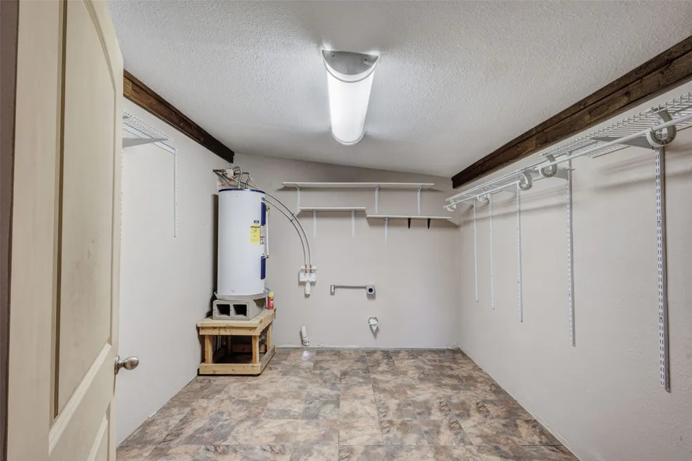 11054 County Road 2464 Poetry, TX 75160