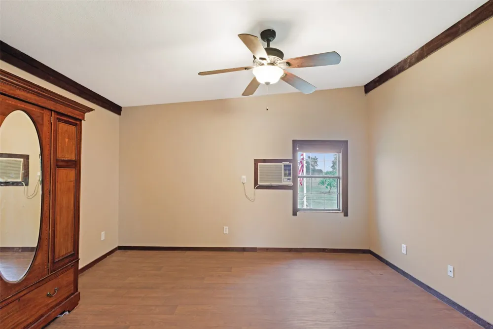 11054 County Road 2464 Poetry, TX 75160