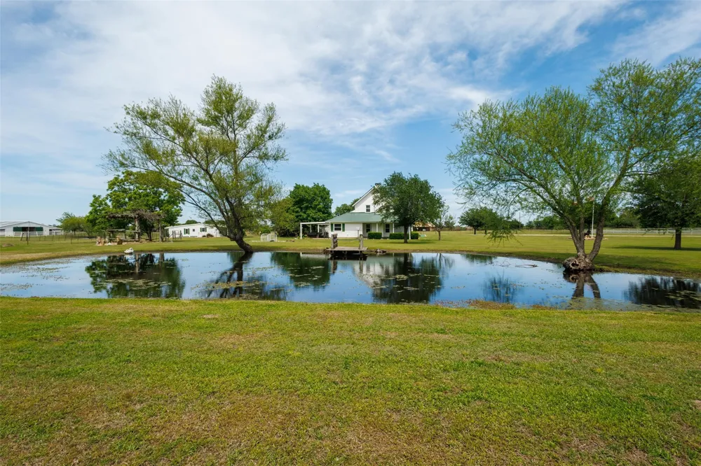 11054 County Road 2464 Poetry, TX 75160