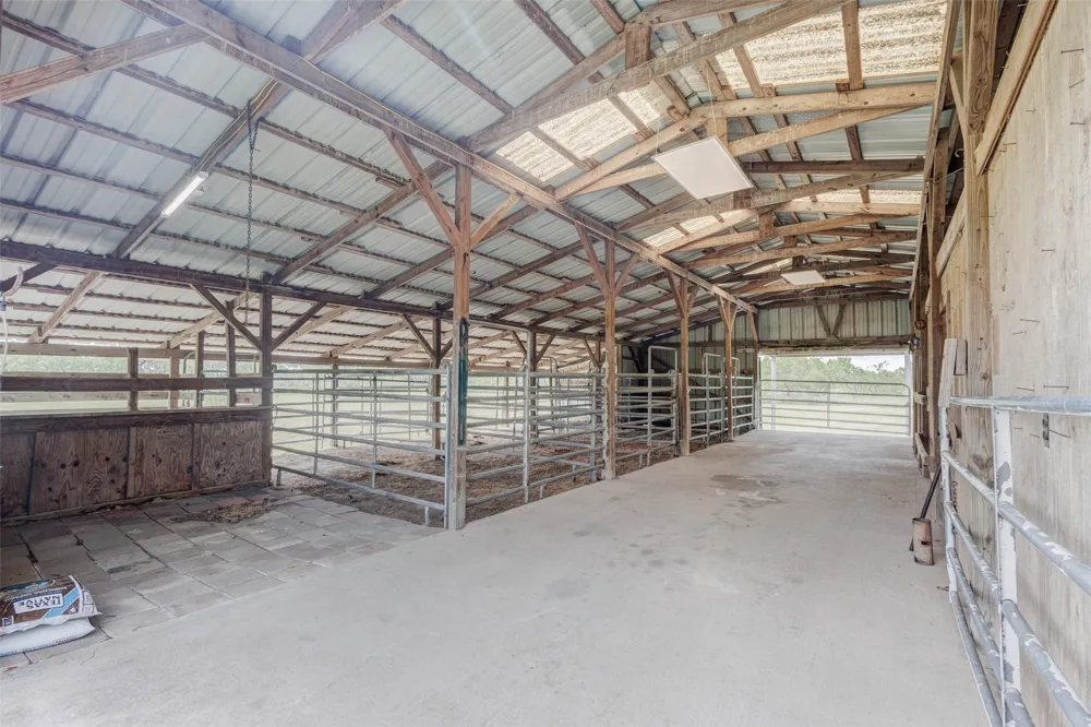 11054 County Road 2464 Poetry, TX 75160
