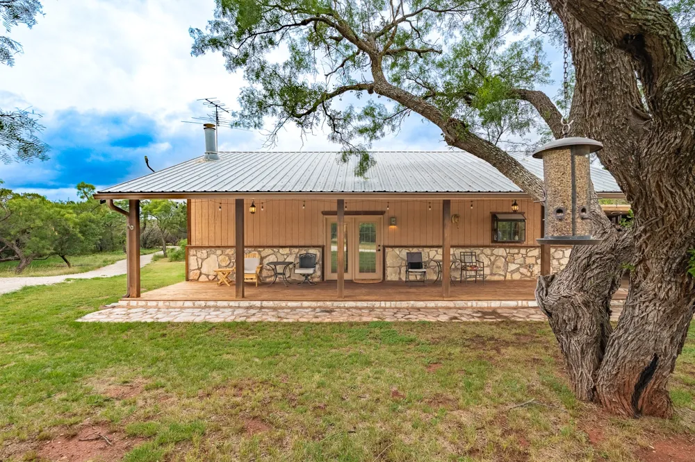 141 Pennington Street #B Buffalo Gap, TX 79508