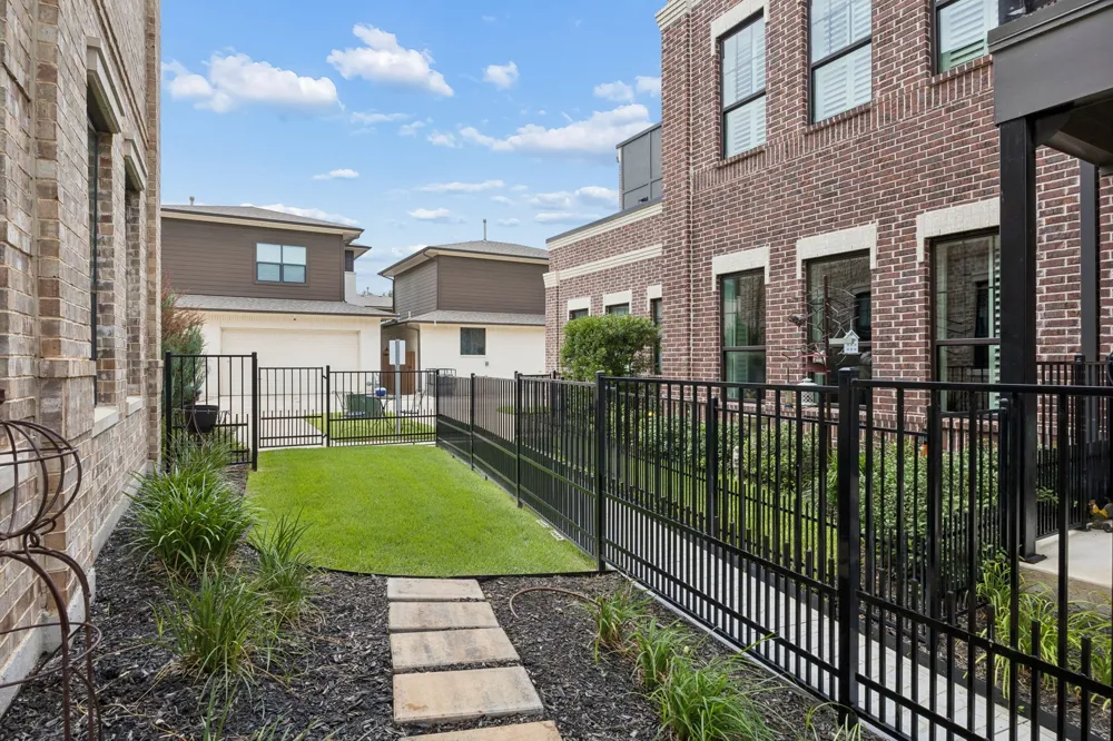 302 Nursery Lane #104 Fort Worth, TX 76114
