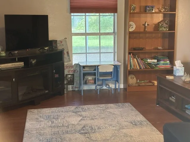 102 E 14th Street Joshua, TX 76058