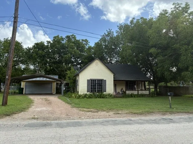 102 E 14th Street Joshua, TX 76058