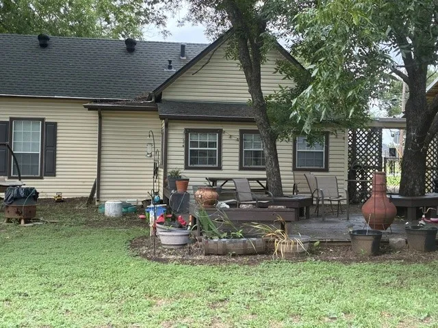 102 E 14th Street Joshua, TX 76058