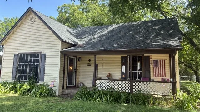 102 E 14th Street Joshua, TX 76058