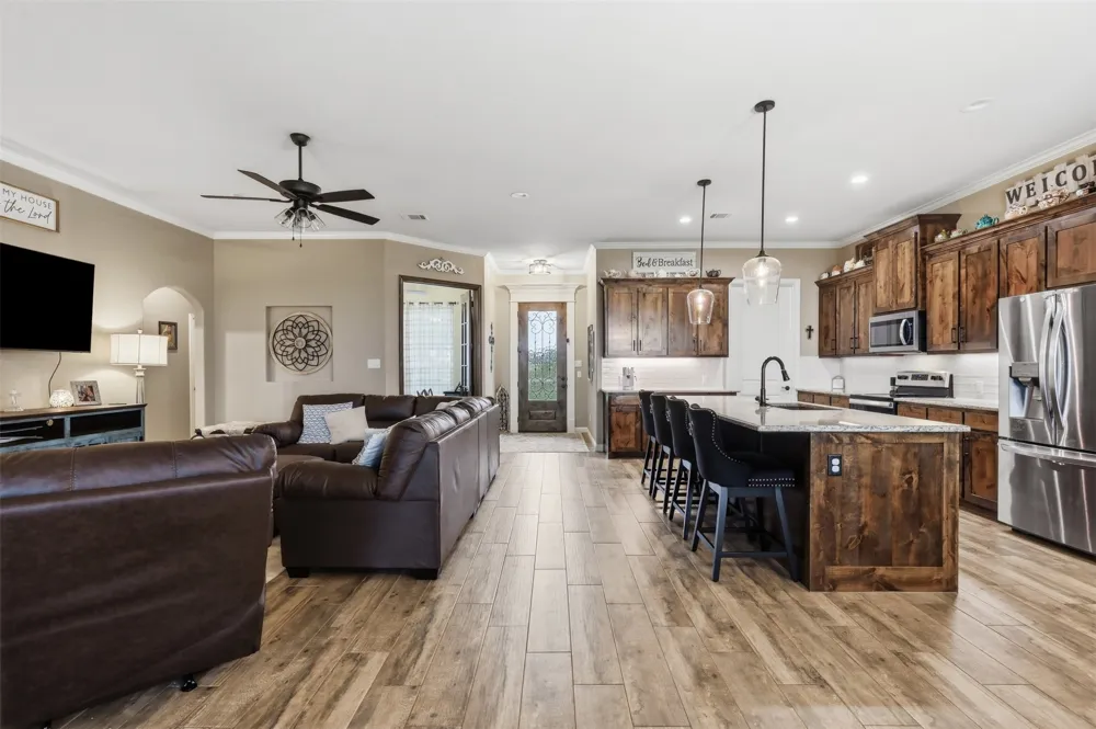 265 County Road 1105 Rio Vista, TX 76093