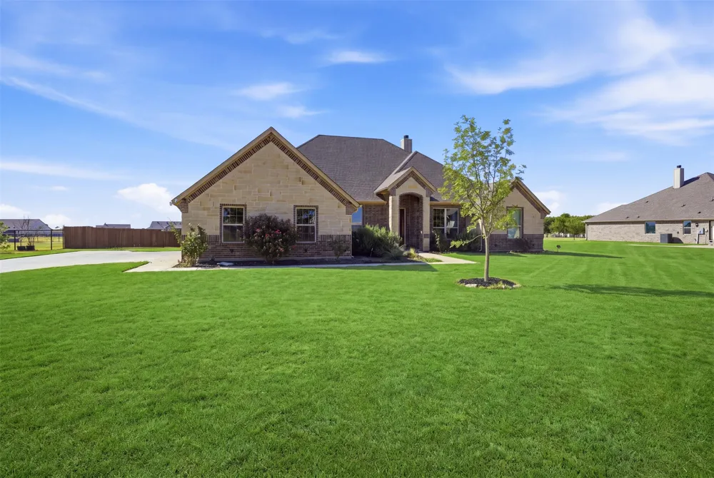 265 County Road 1105 Rio Vista, TX 76093