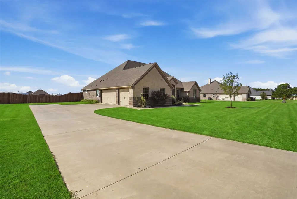 265 County Road 1105 Rio Vista, TX 76093