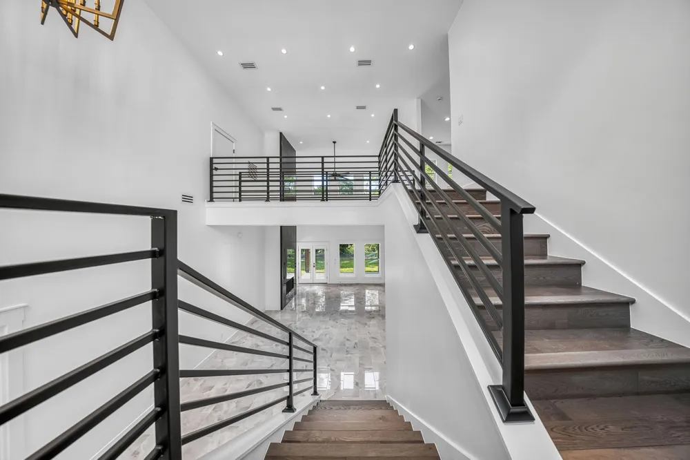 105 Forest Brook Street Oak Leaf, TX 75154