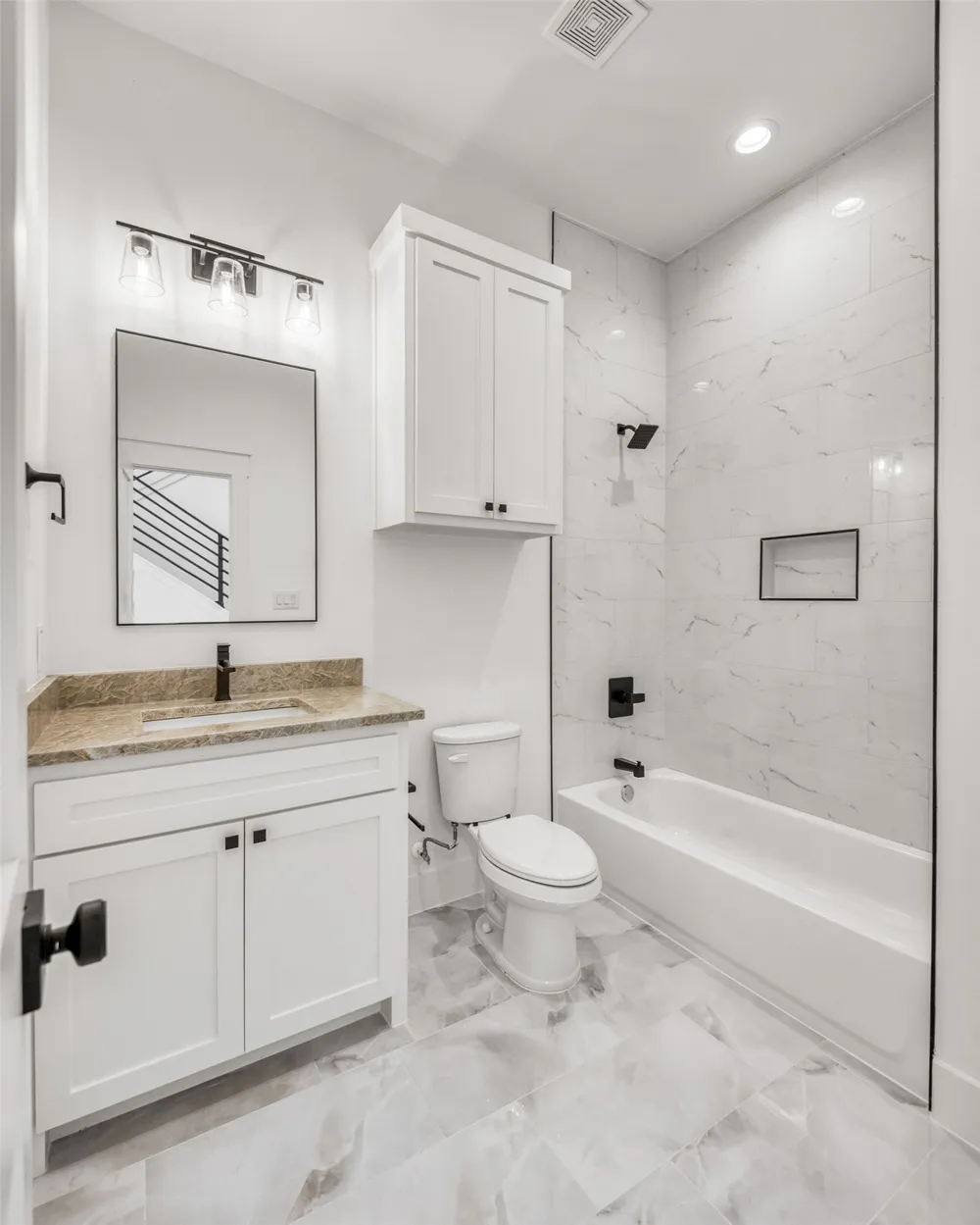 105 Forest Brook Street Oak Leaf, TX 75154