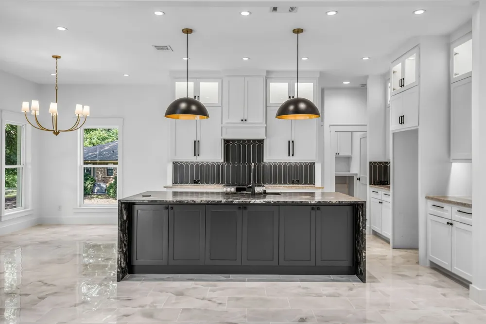 105 Forest Brook Street Oak Leaf, TX 75154