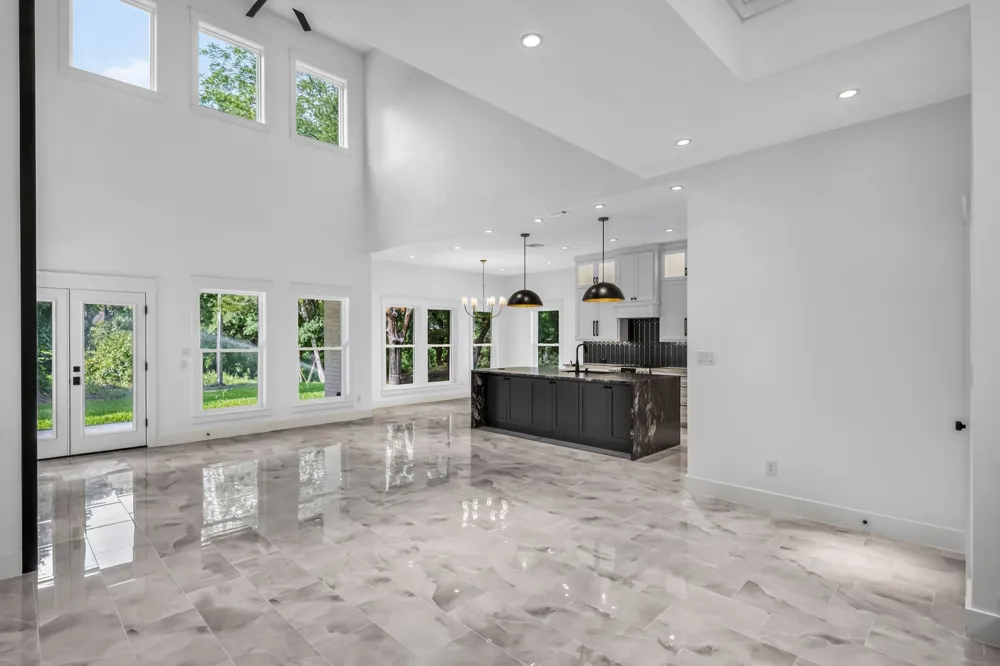 105 Forest Brook Street Oak Leaf, TX 75154