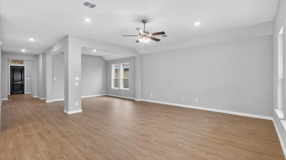 3309 SEASIDE STREET Grand Prairie, TX 76065