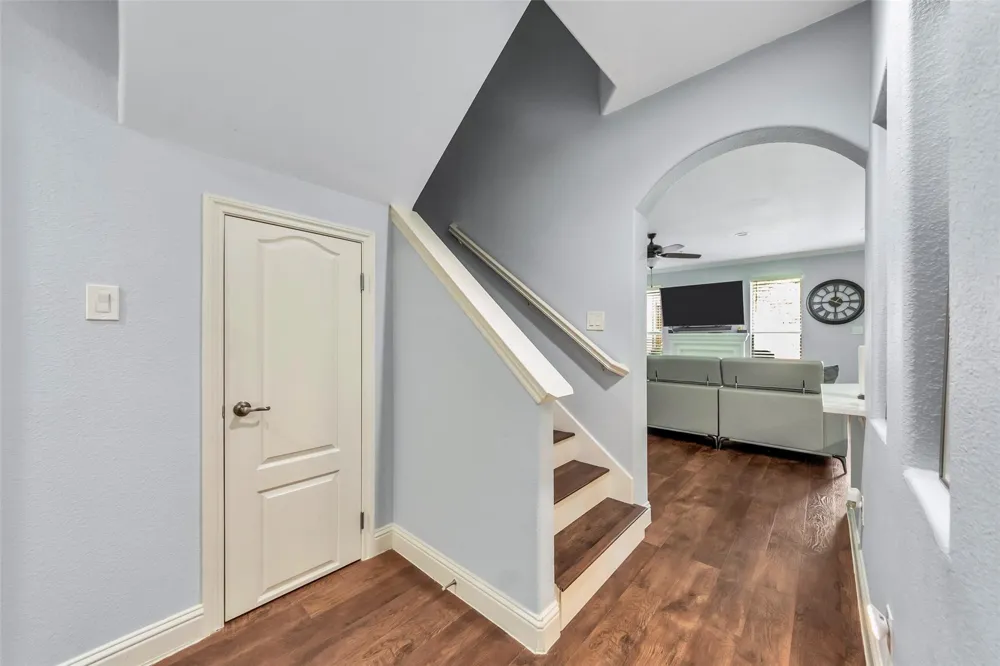 619 Rosemead Drive Euless, TX 76039