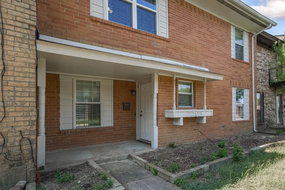 2203 Sheraton Drive Carrollton, TX 75007