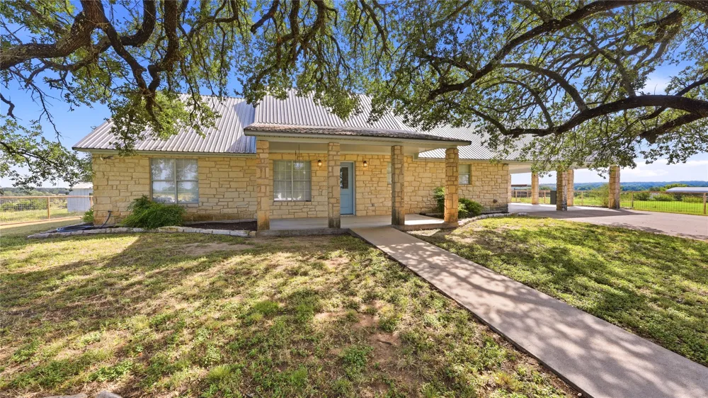 2992 County Road 2400 Lometa, TX 76853