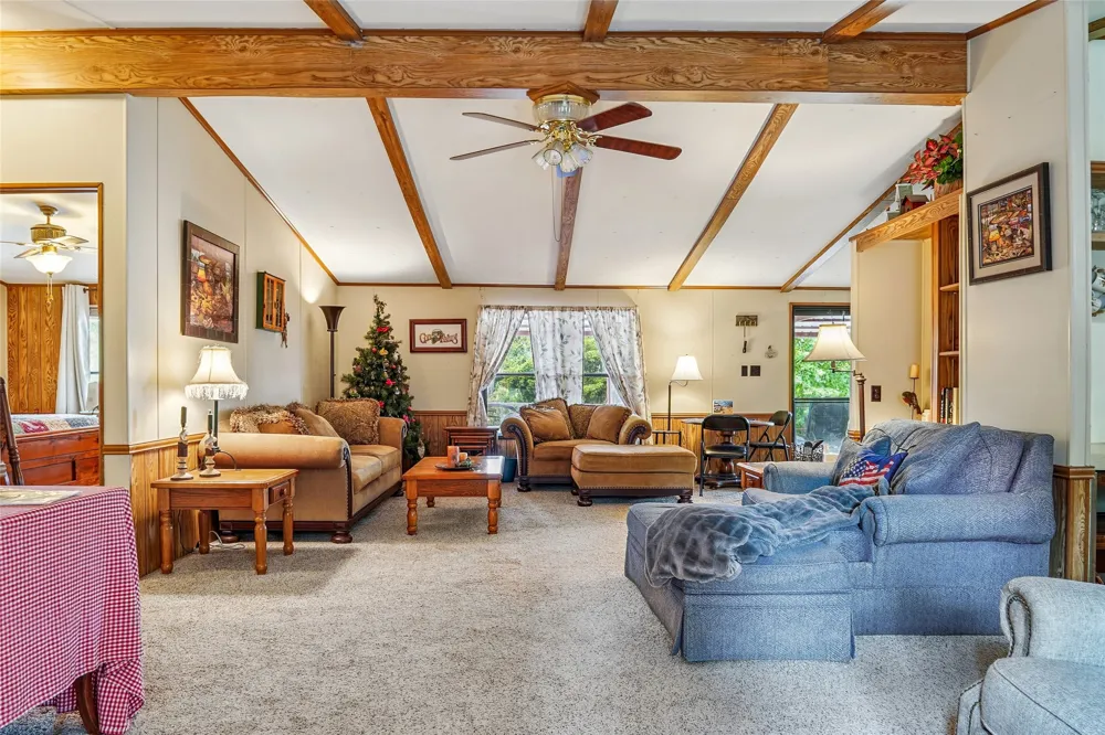 363 Oakview Road Gainesville, TX 76240