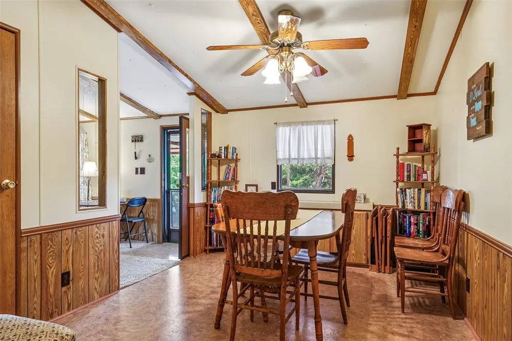 363 Oakview Road Gainesville, TX 76240