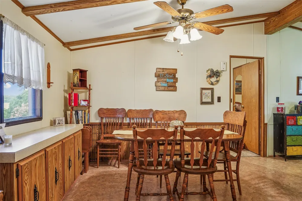 363 Oakview Road Gainesville, TX 76240