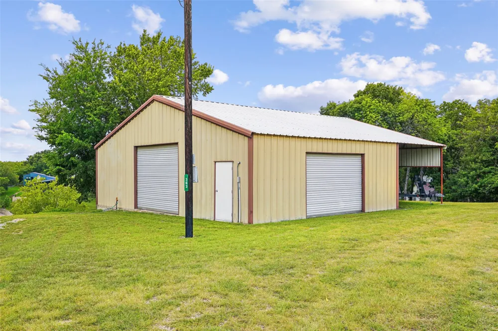 363 Oakview Road Gainesville, TX 76240