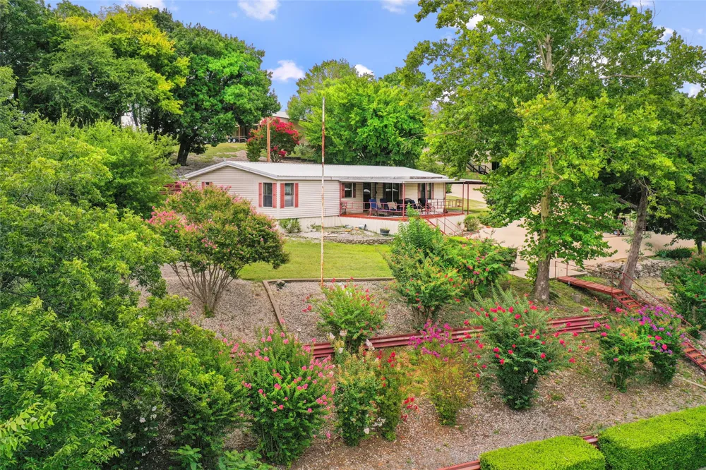 363 Oakview Road Gainesville, TX 76240