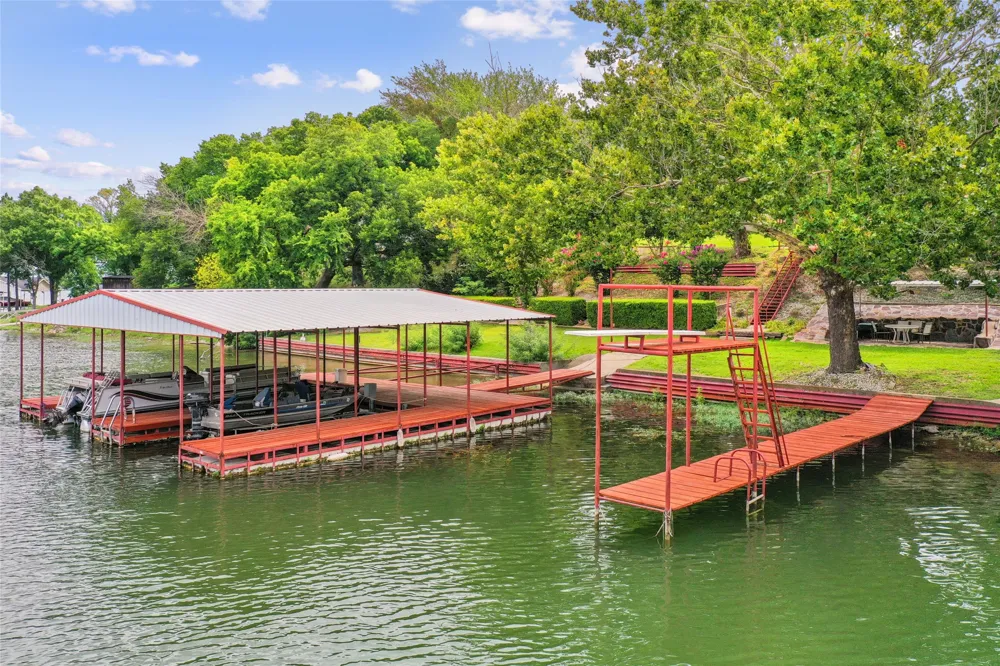 363 Oakview Road Gainesville, TX 76240