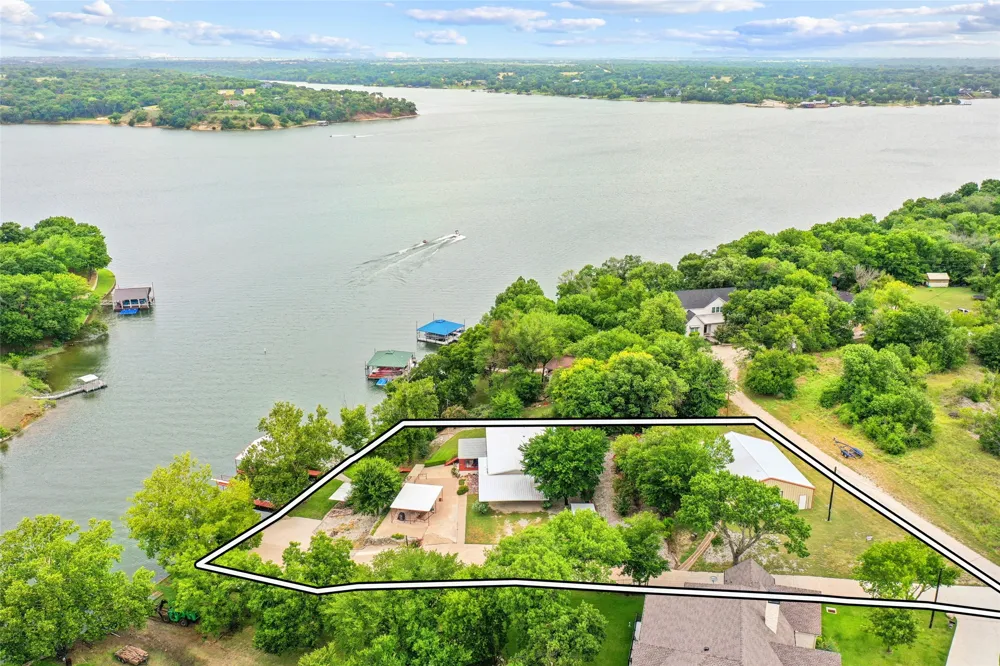 363 Oakview Road Gainesville, TX 76240