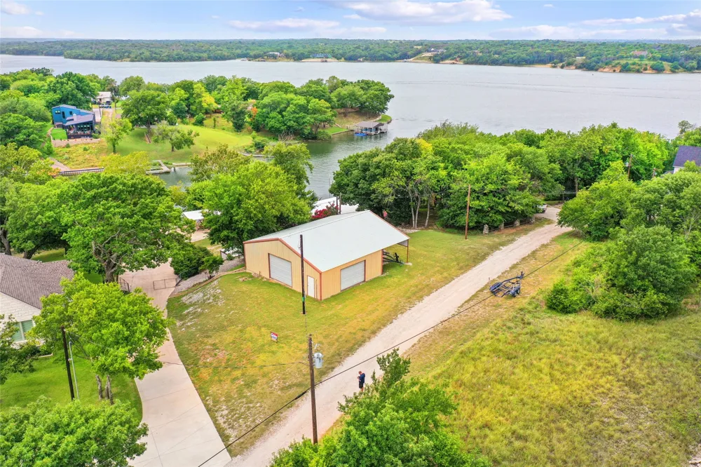 363 Oakview Road Gainesville, TX 76240