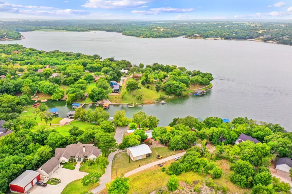 363 Oakview Road Gainesville, TX 76240