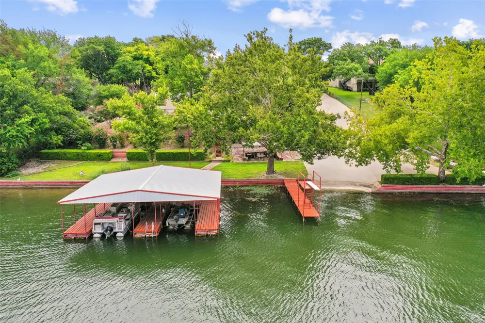363 Oakview Road Gainesville, TX 76240