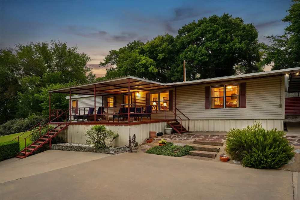 363 Oakview Road Gainesville, TX 76240