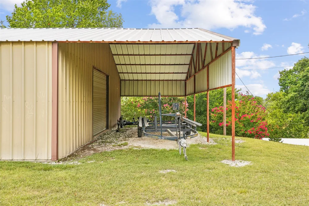 363 Oakview Road Gainesville, TX 76240