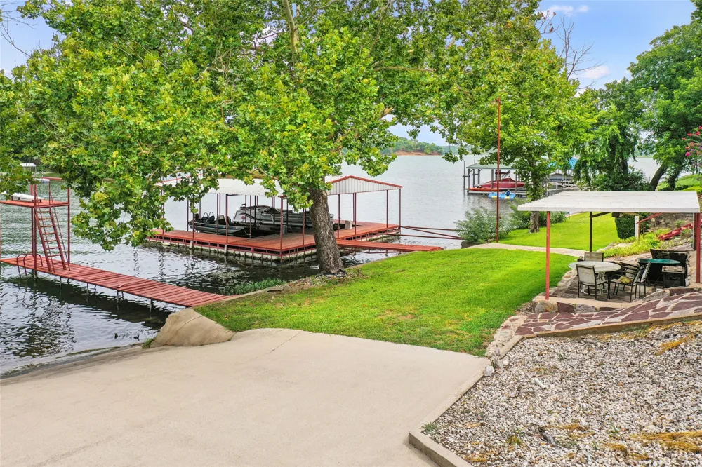 363 Oakview Road Gainesville, TX 76240
