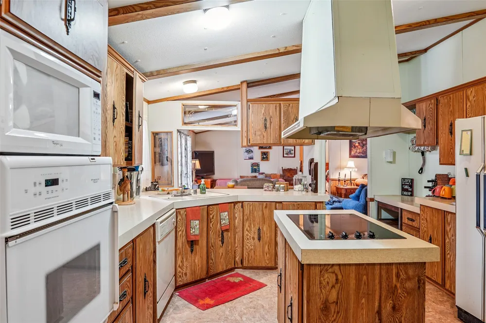 363 Oakview Road Gainesville, TX 76240