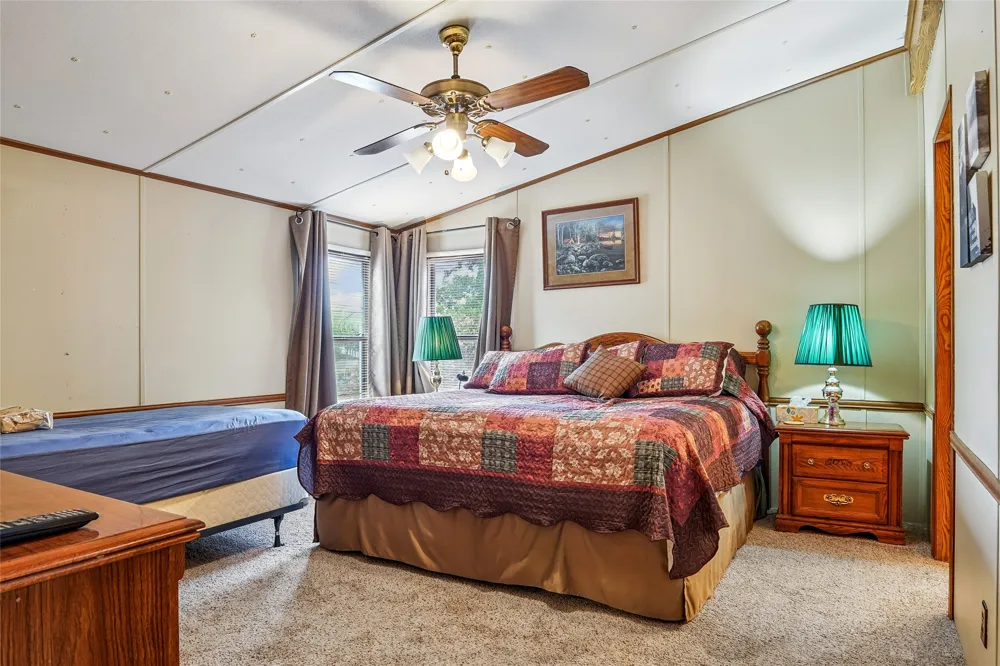 363 Oakview Road Gainesville, TX 76240